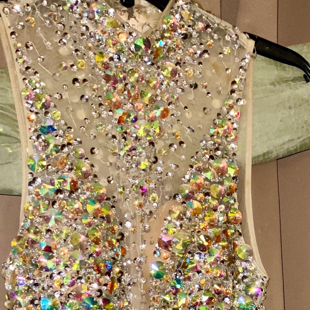 Beautiful Prom Gown - Picture 4 of 8